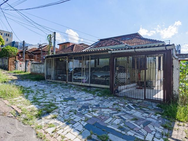 Casa com 311m², 3 dormitórios, Higienópolis em Porto Alegre