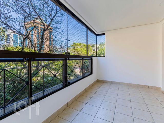 Apartamento com 110m², 3 dormitórios, 1 suíte, 2 vagas, Higienópolis em Porto Alegre