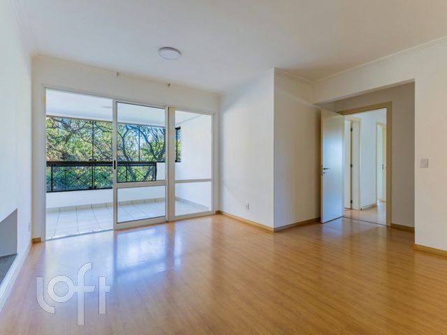 Apartamento com 110m², 3 dormitórios, 1 suíte, 2 vagas, Higienópolis em Porto Alegre