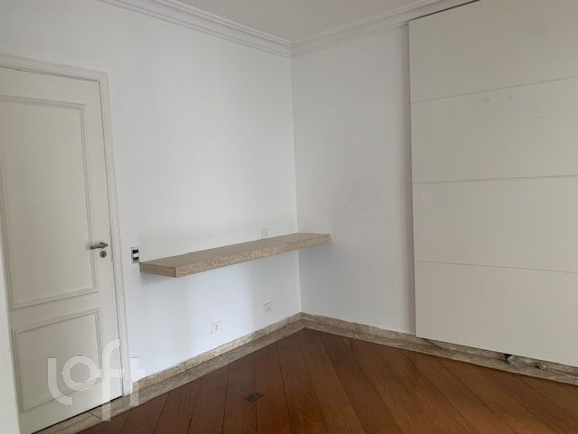 Apartamento à venda com 3 quartos, 197m² - Foto 4