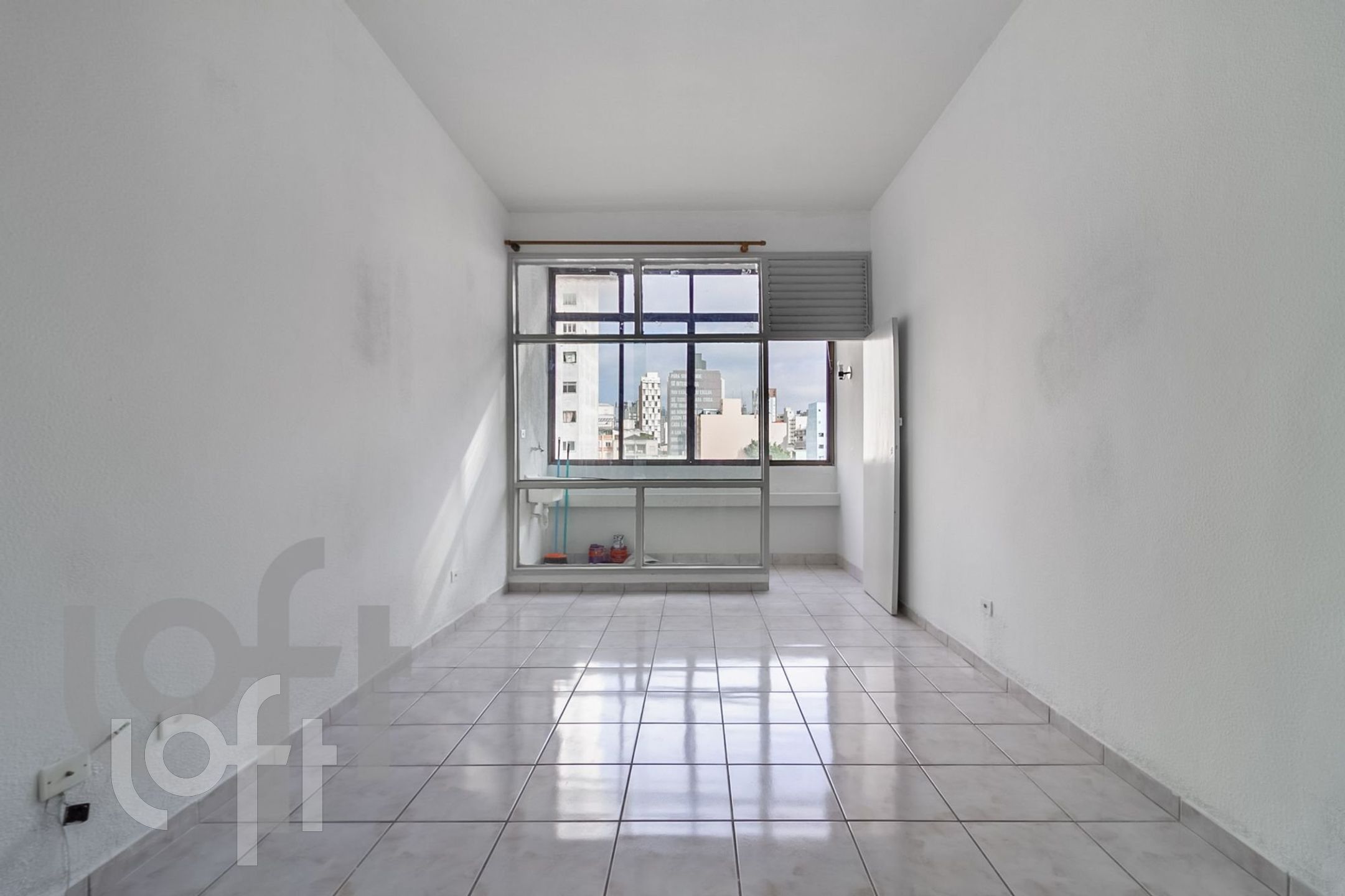 Apartamento à venda com 1 quarto, 40m² - Foto 1