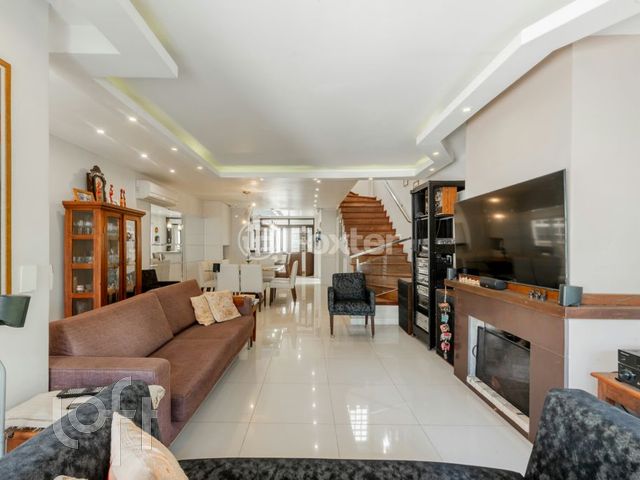 Casa com 349m², 3 dormitórios, 3 suítes, 4 vagas, Chácara das Pedras em Porto Alegre