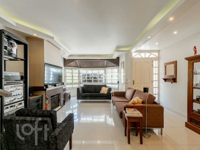 Casa com 349m², 3 dormitórios, 3 suítes, 4 vagas, Chácara das Pedras em Porto Alegre