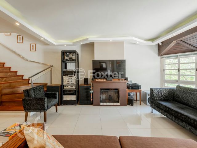 Casa com 349m², 3 dormitórios, 3 suítes, 4 vagas, Chácara das Pedras em Porto Alegre