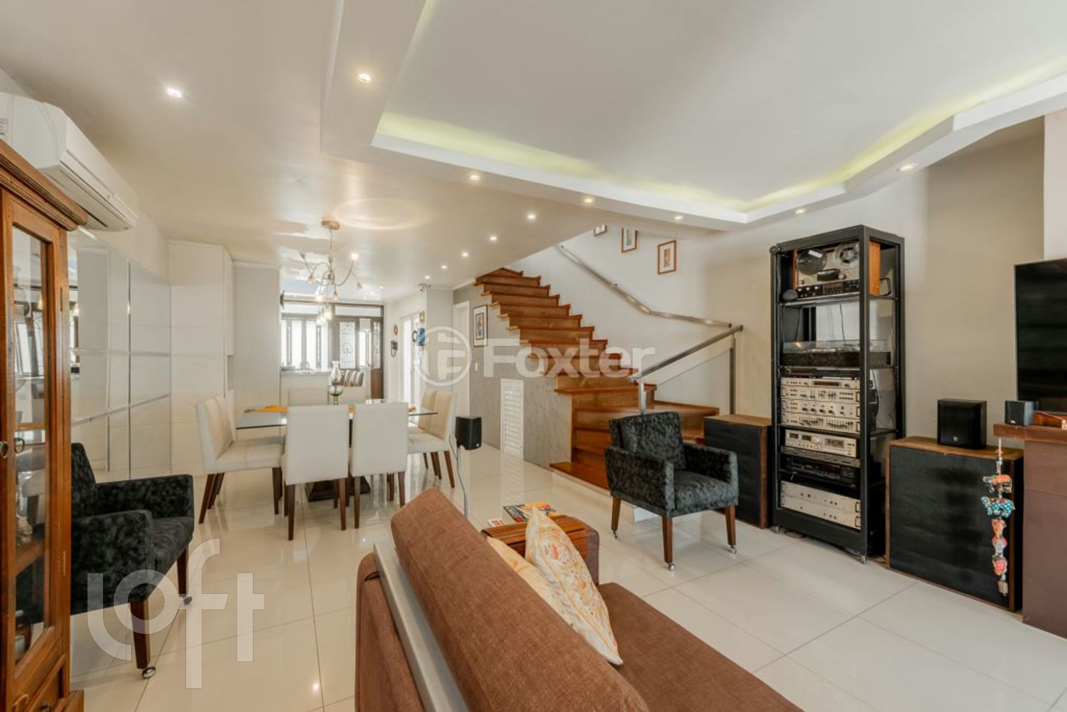 Casa com 349m², 3 dormitórios, 3 suítes, 4 vagas, Chácara das Pedras em Porto Alegre