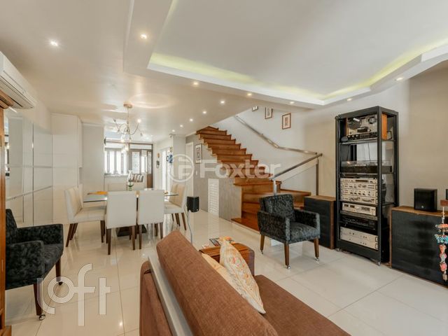 Casa com 349m², 3 dormitórios, 3 suítes, 4 vagas, Chácara das Pedras em Porto Alegre