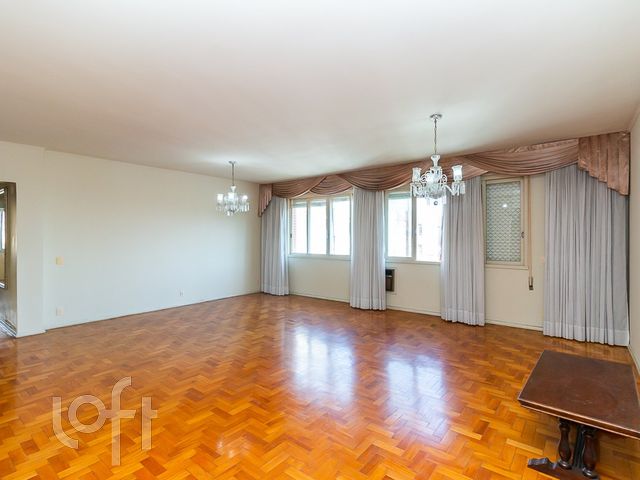 Apartamento com 168m², 3 dormitórios, 1 suíte, 1 vaga, Independência em Porto Alegre