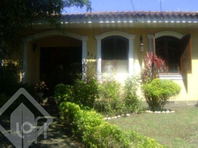 Casa com 372m², 4 dormitórios, 2 suítes, 4 vagas, Chácara das Pedras em Porto Alegre