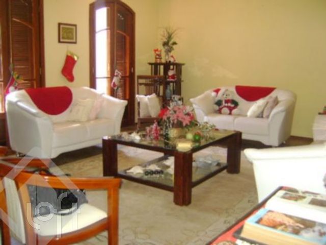 Casa com 372m², 4 dormitórios, 2 suítes, 4 vagas, Chácara das Pedras em Porto Alegre