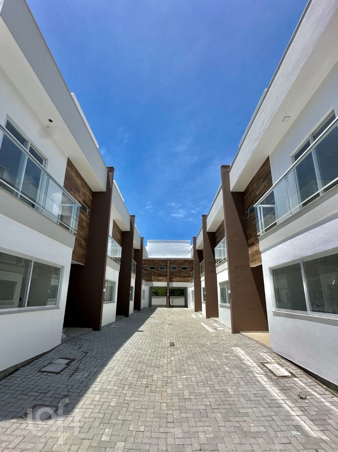 Casa à venda em Nova Palhoca com 96 m², 2 quartos, 2 suítes, 1 vaga