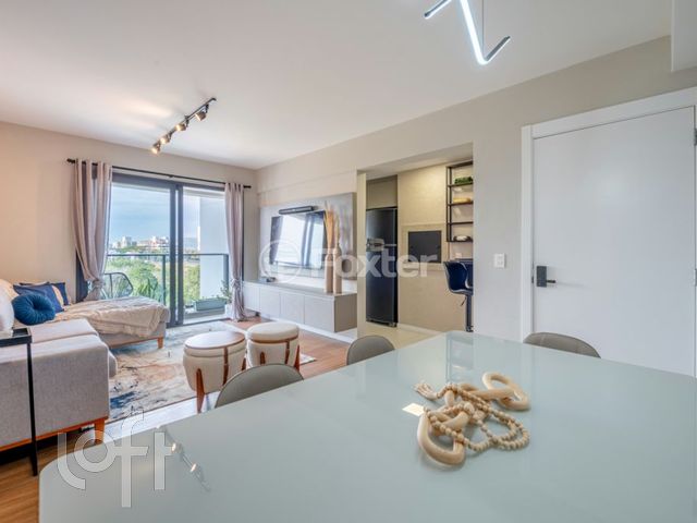 Apartamento com 74m², 2 dormitórios, 1 suíte, 2 vagas, Petrópolis em Porto Alegre