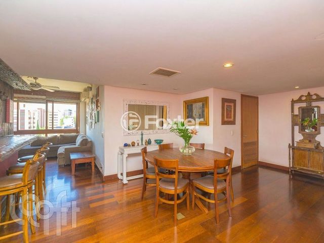 Apartamento com 347m², 4 dormitórios, 1 suíte, 3 vagas, Rio Branco em Porto Alegre