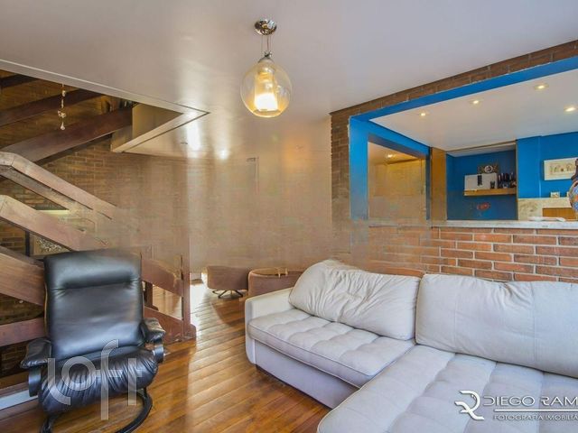 Casa com 200m², 4 dormitórios, 1 suíte, 3 vagas, Chácara das Pedras em Porto Alegre