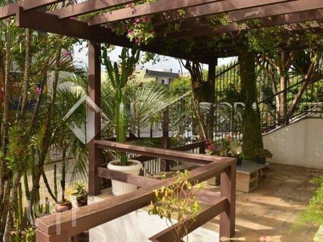 Casa com 223m², 4 dormitórios, 2 suítes, 3 vagas, Chácara das Pedras em Porto Alegre