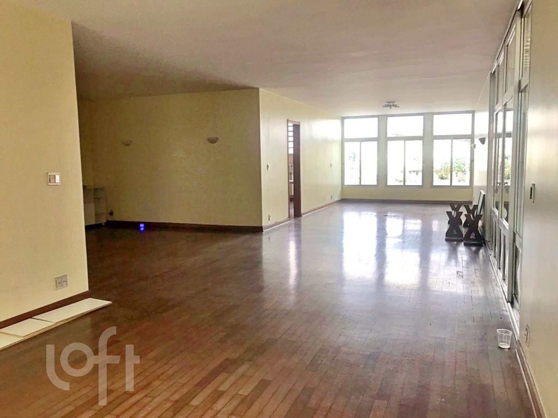 Casa à venda com 4 quartos, 497m² - Foto 1