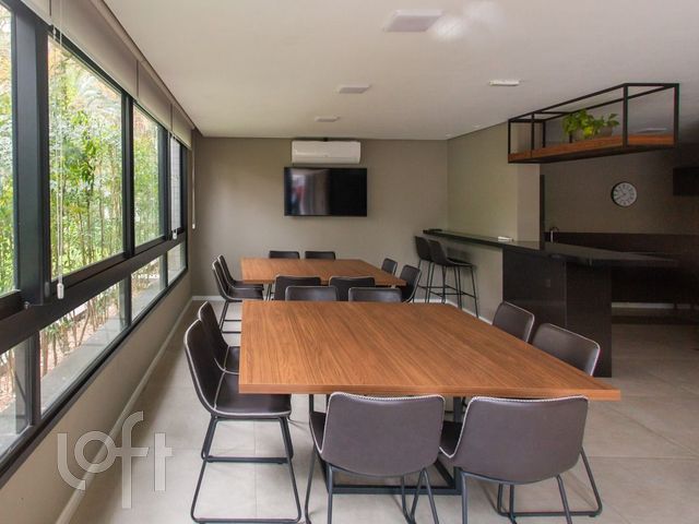 Apartamento com 107m², 2 dormitórios, 2 suítes, 3 vagas, Petrópolis em Porto Alegre