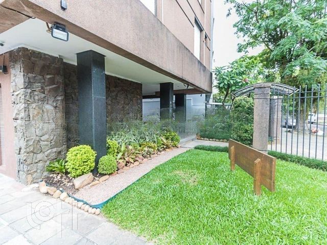 Apartamento com 260m², 3 dormitórios, 1 suíte, 2 vagas, Rio Branco em Porto Alegre