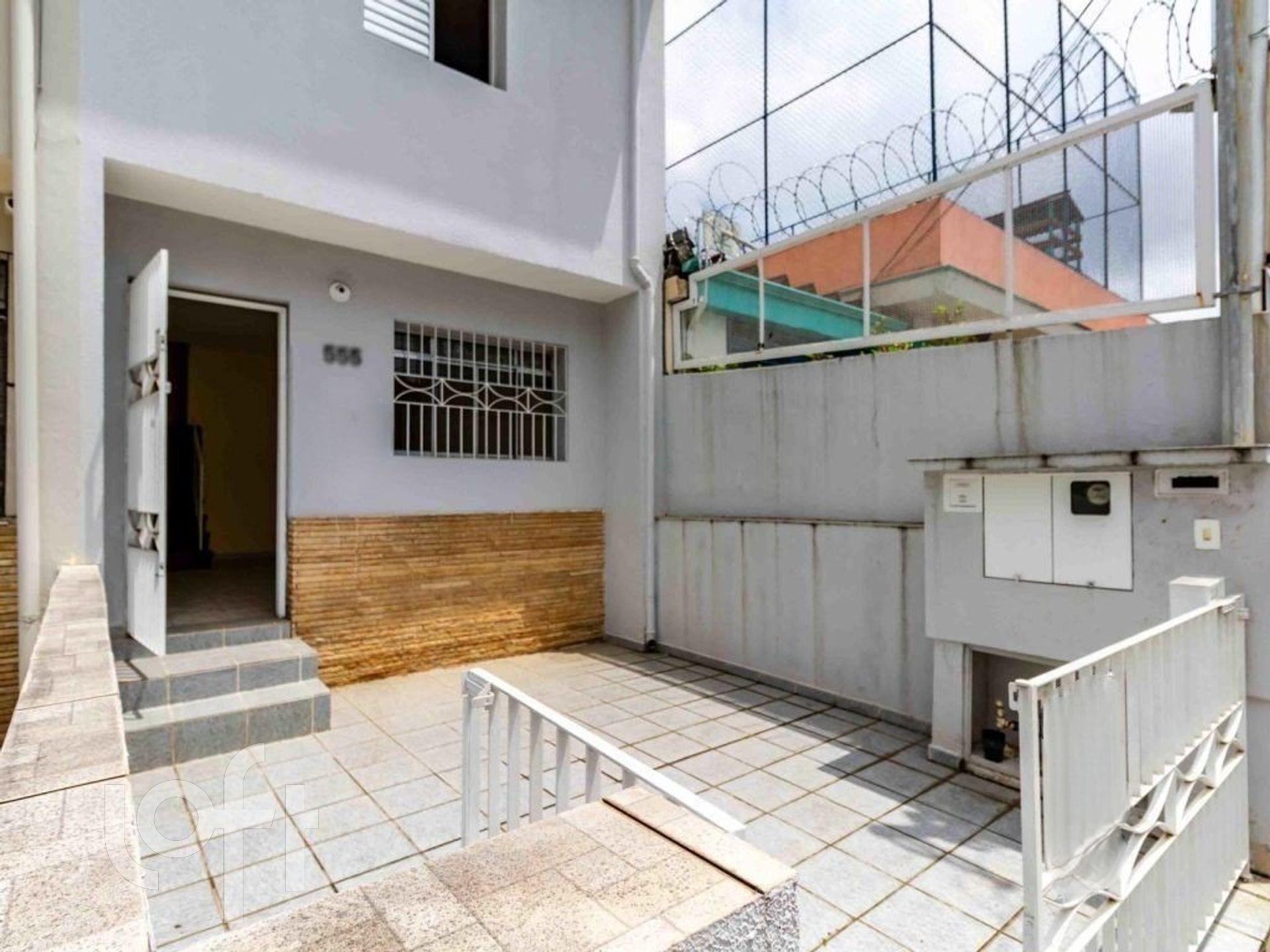 Casa à venda com 2 quartos, 70m² - Foto 1