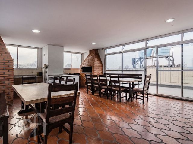 Apartamento com 75m², 2 dormitórios, 1 vaga, Floresta em Porto Alegre