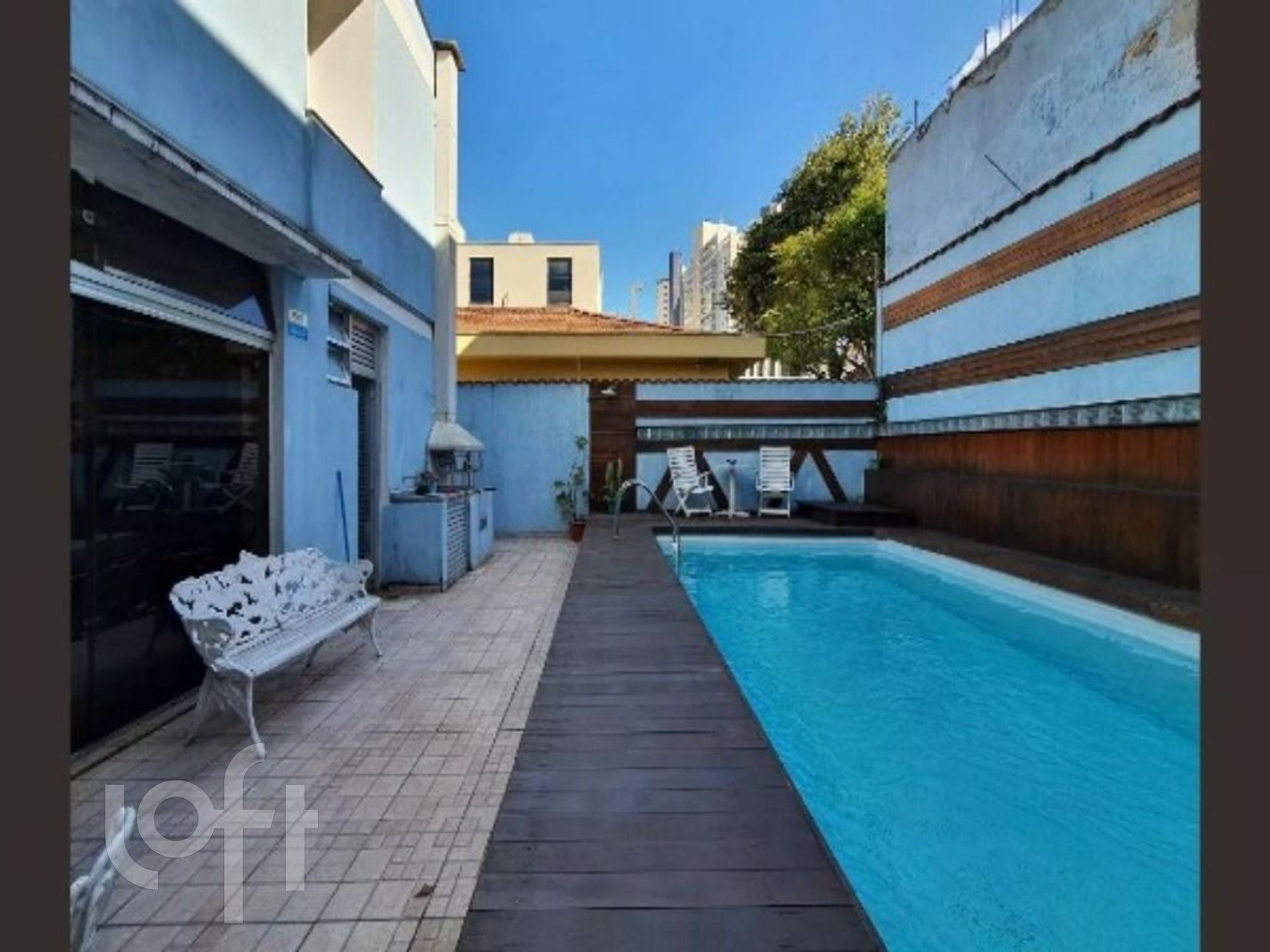 Casa à venda com 6 quartos, 285m² - Foto 1