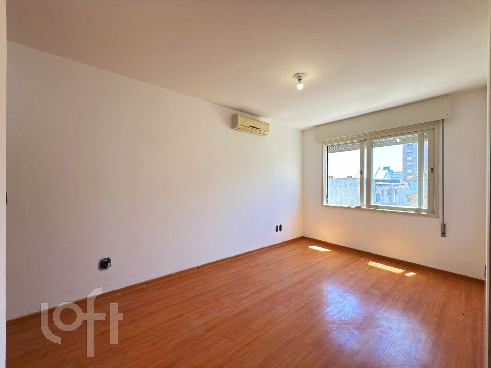 Apartamento com 61m², 2 dormitórios, 1 vaga, Santana em Porto Alegre