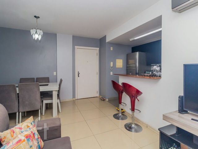 Apartamento com 65m², 3 dormitórios, 1 suíte, 1 vaga, Vila Ipiranga em Porto Alegre