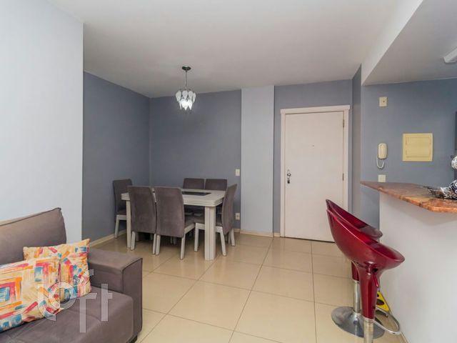 Apartamento com 65m², 3 dormitórios, 1 suíte, 1 vaga, Vila Ipiranga em Porto Alegre