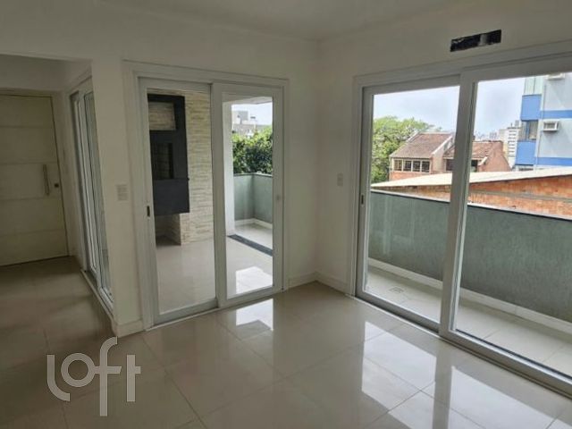 Apartamento com 122m², 3 dormitórios, 1 suíte, 2 vagas, Menino Deus em Porto Alegre