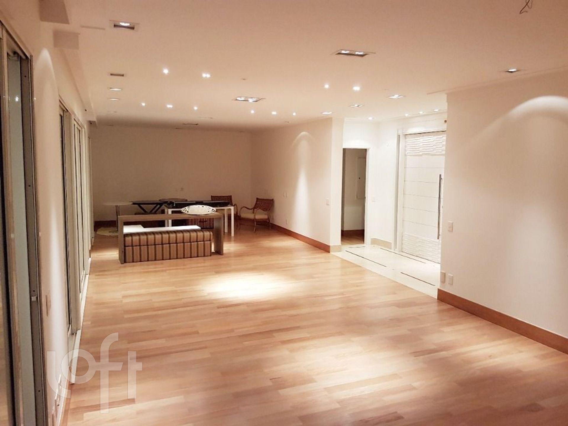 Apartamento à venda com 4 quartos, 316m² - Foto 2