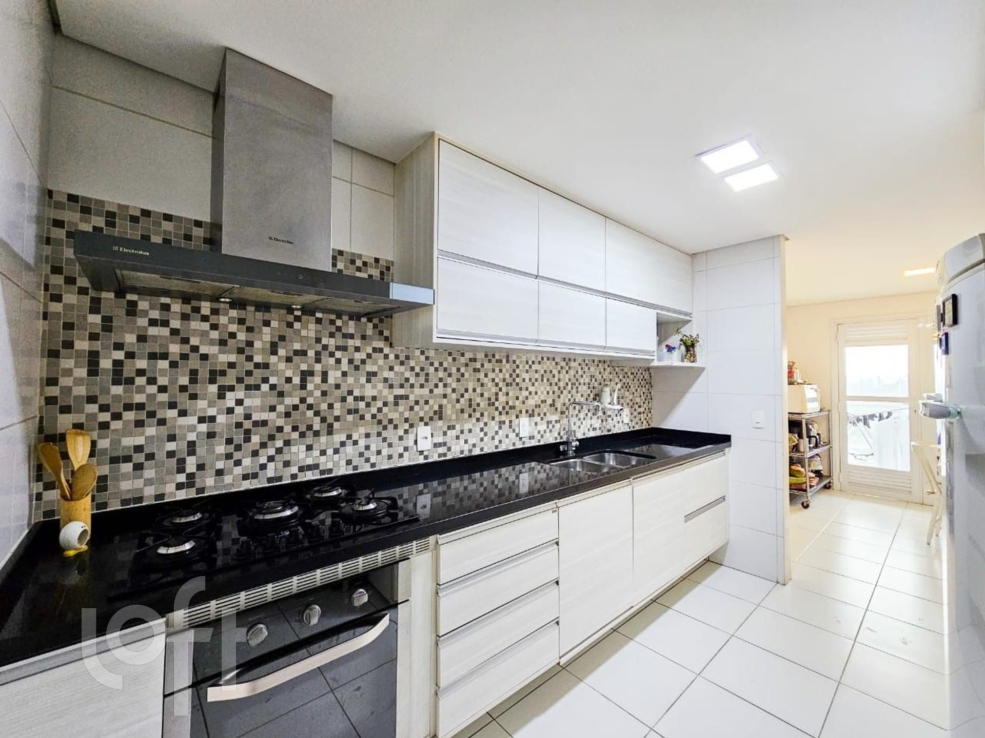 Apartamento à venda com 3 quartos, 210m² - Foto 7