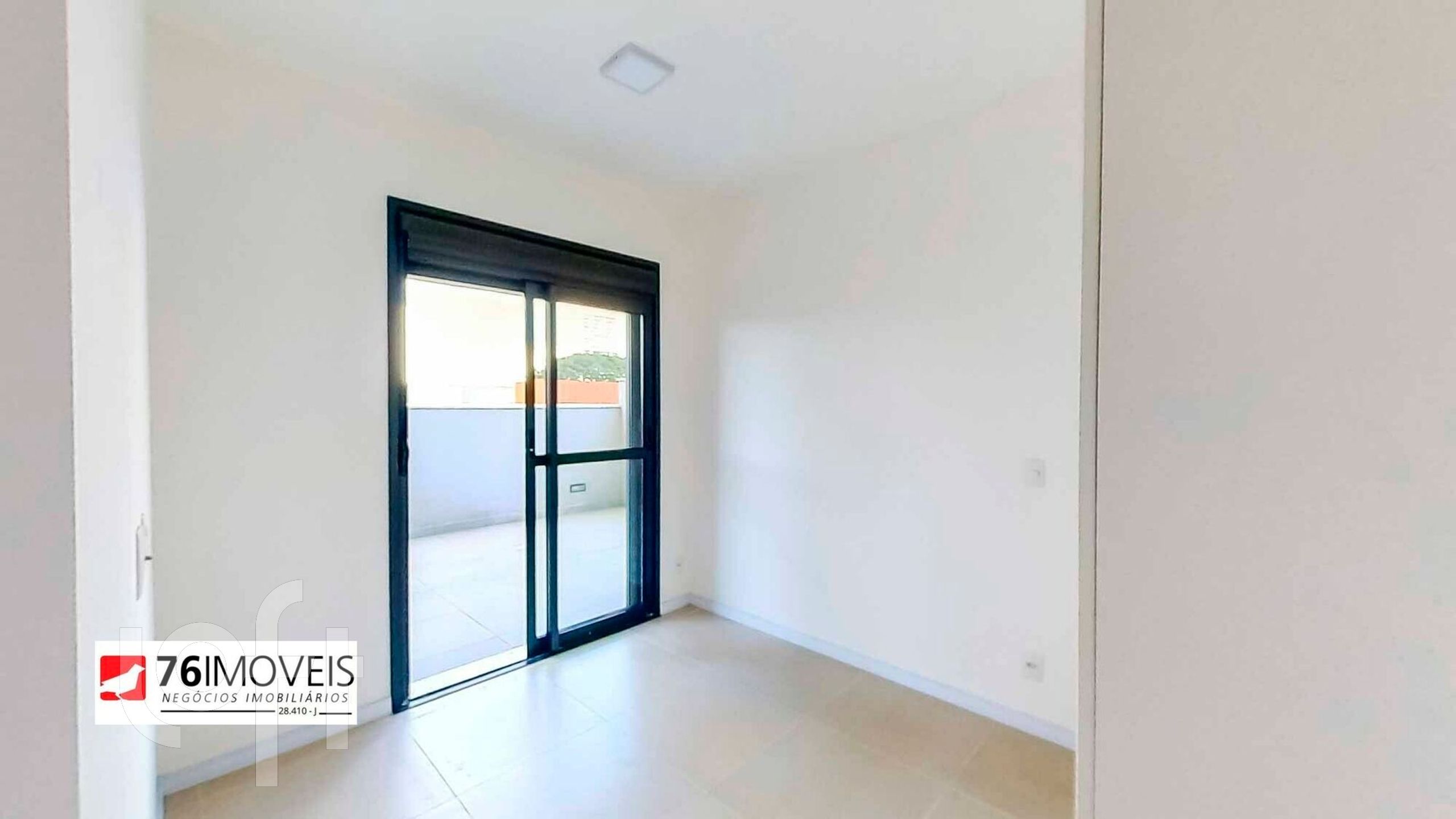 Apartamento à venda com 2 quartos, 62m² - Foto 1