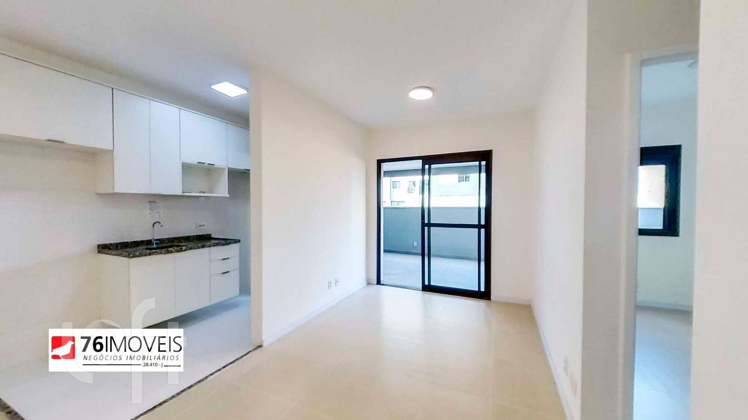 Apartamento à venda com 2 quartos, 62m² - Foto 2