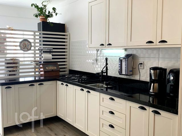 Casa com 432m², 5 dormitórios, 2 suítes, 2 vagas, Vila Ipiranga em Porto Alegre