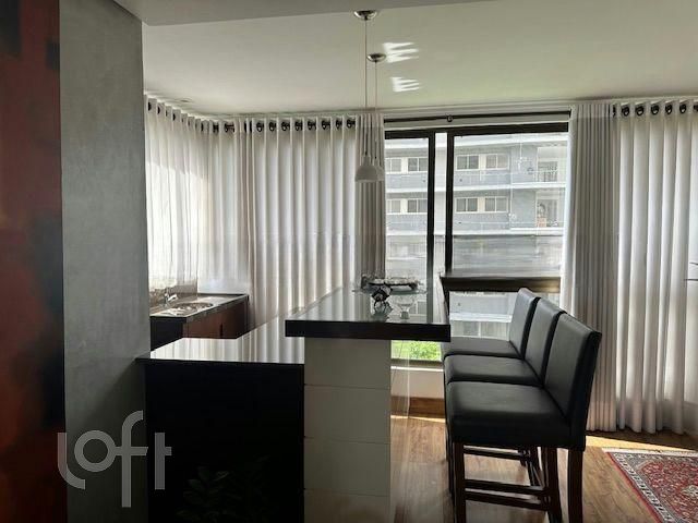 Apartamento com 120m², 3 dormitórios, 1 suíte, 4 vagas, Rio Branco em Porto Alegre