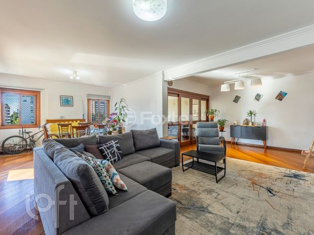 Apartamento com 227m², 3 dormitórios, 1 suíte, 2 vagas, Bela Vista em Porto Alegre