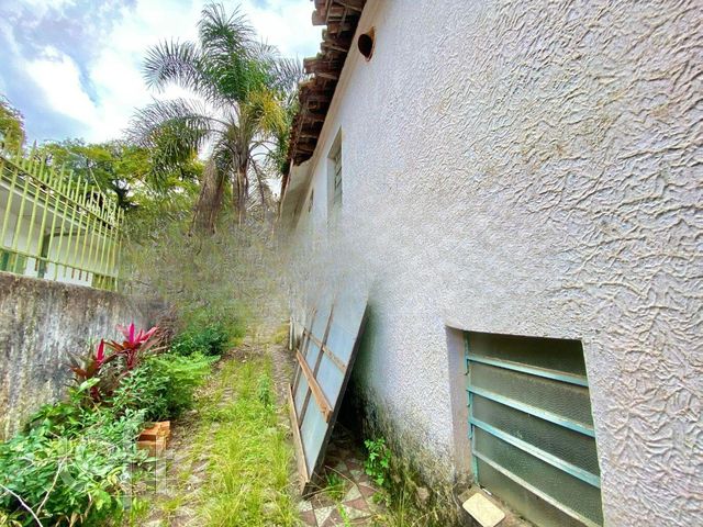 Casa com 654m², 3 dormitórios, Petrópolis em Porto Alegre