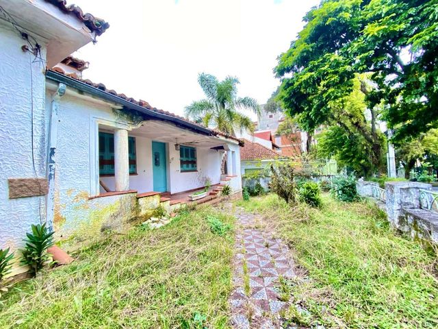 Casa com 654m², 3 dormitórios, Petrópolis em Porto Alegre