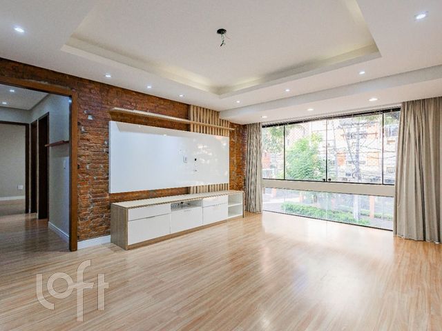 Apartamento com 89m², 2 dormitórios, 1 suíte, 2 vagas, Petrópolis em Porto Alegre