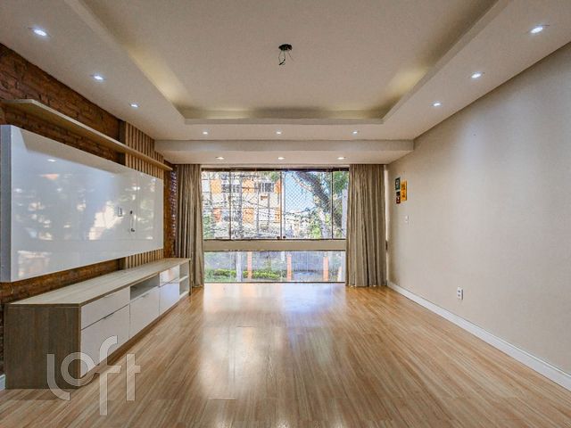 Apartamento com 89m², 2 dormitórios, 1 suíte, 2 vagas, Petrópolis em Porto Alegre