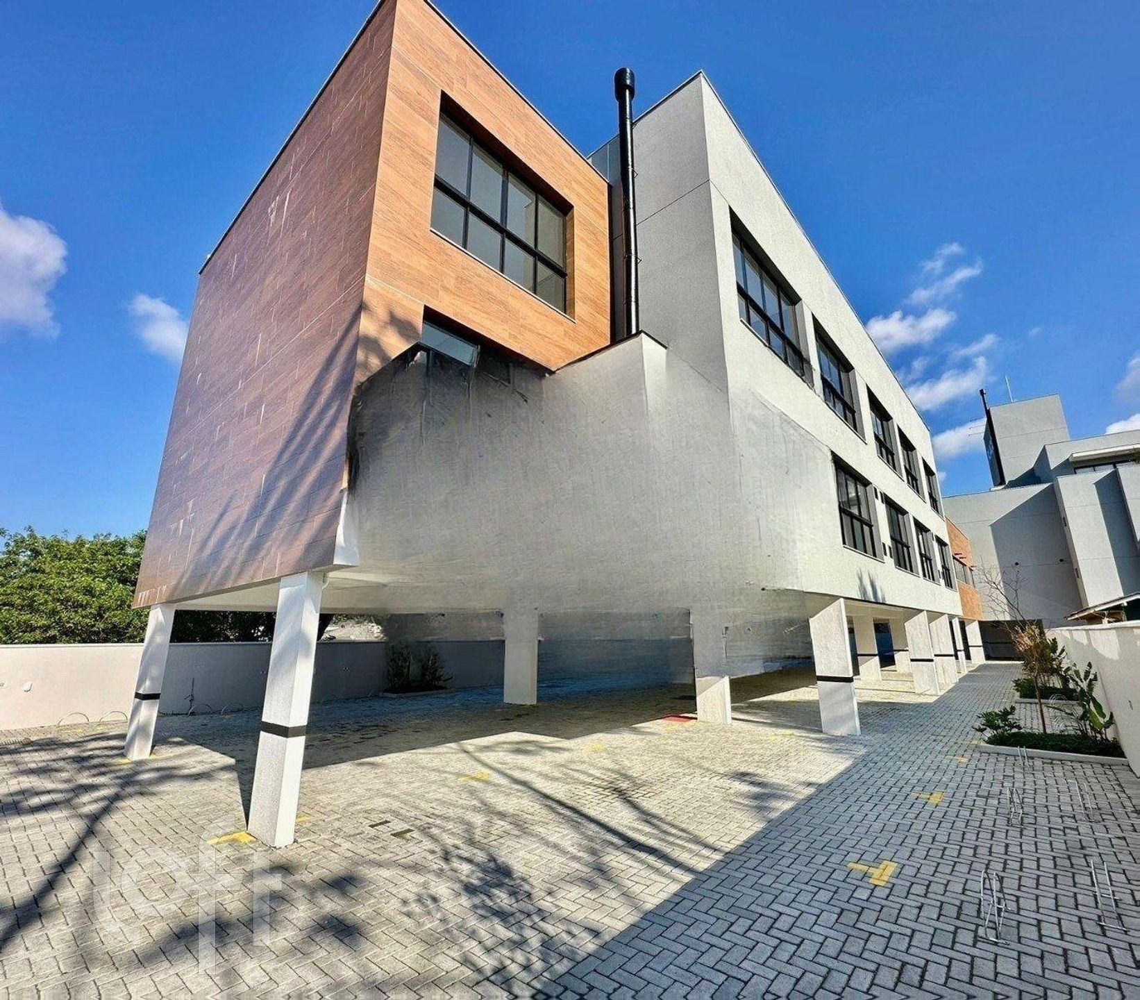 Apartamentos com 73m², 1 quarto, 1 suíte, 1 garagem, no bairro Porto da Lagoa em Florianópolis