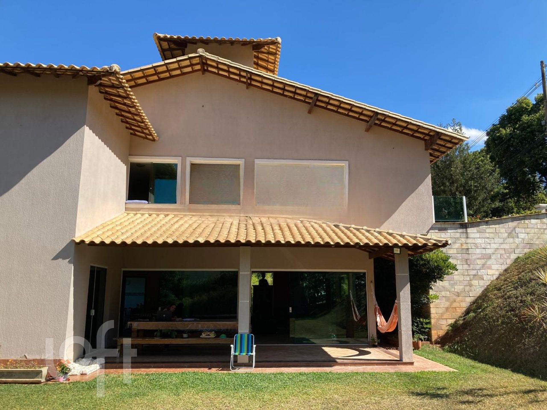 Casa de Condomínio à venda com 4 quartos, 290m² - Foto 1