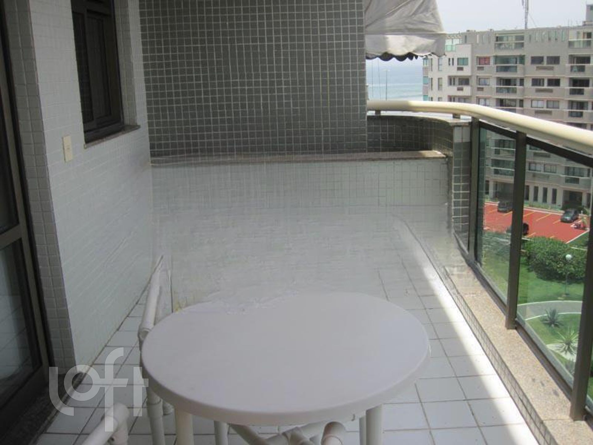 Apartamento à venda com 1 quarto, 65m² - Foto 2