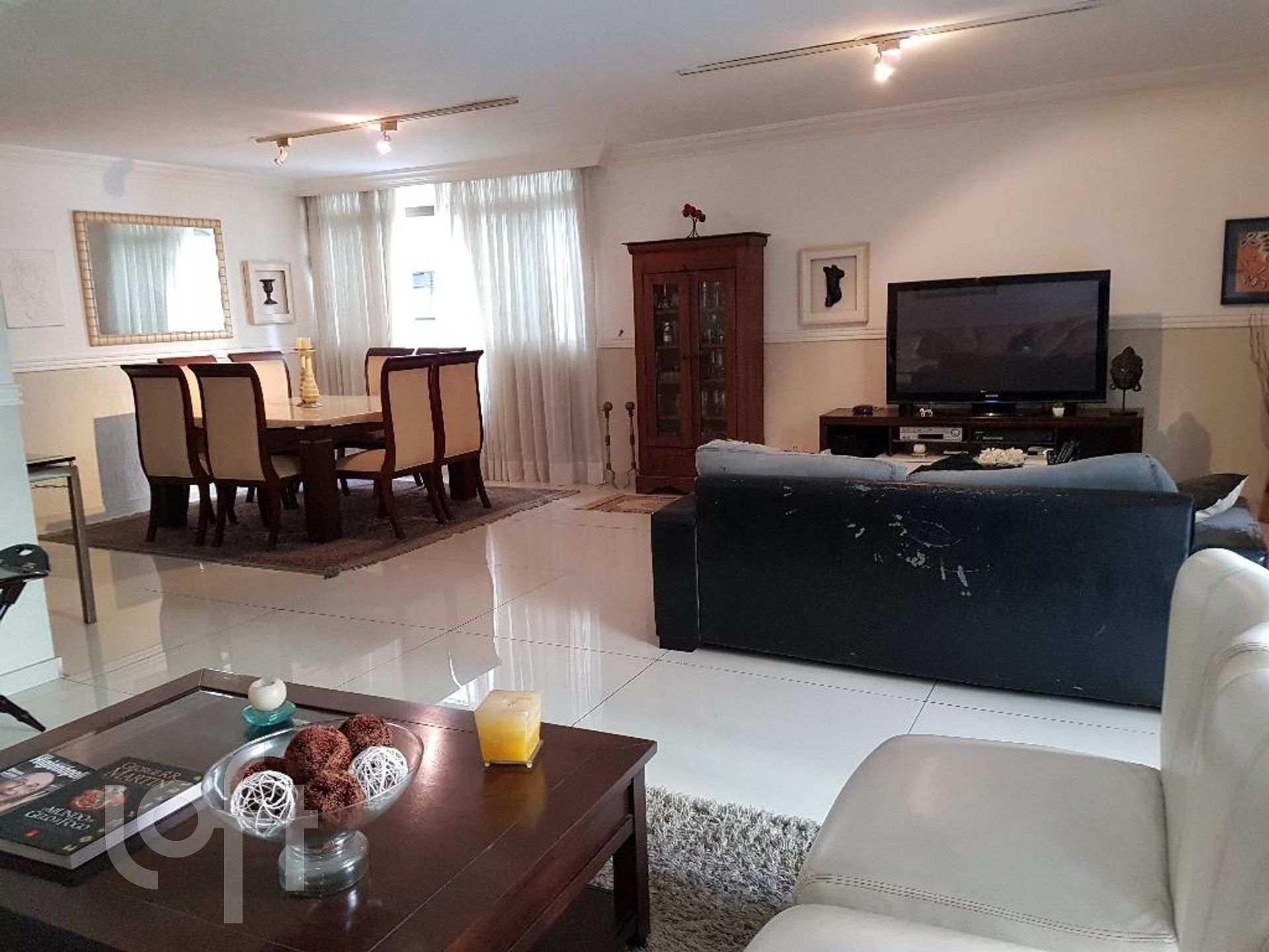 Apartamento à venda com 4 quartos, 204m² - Foto 2