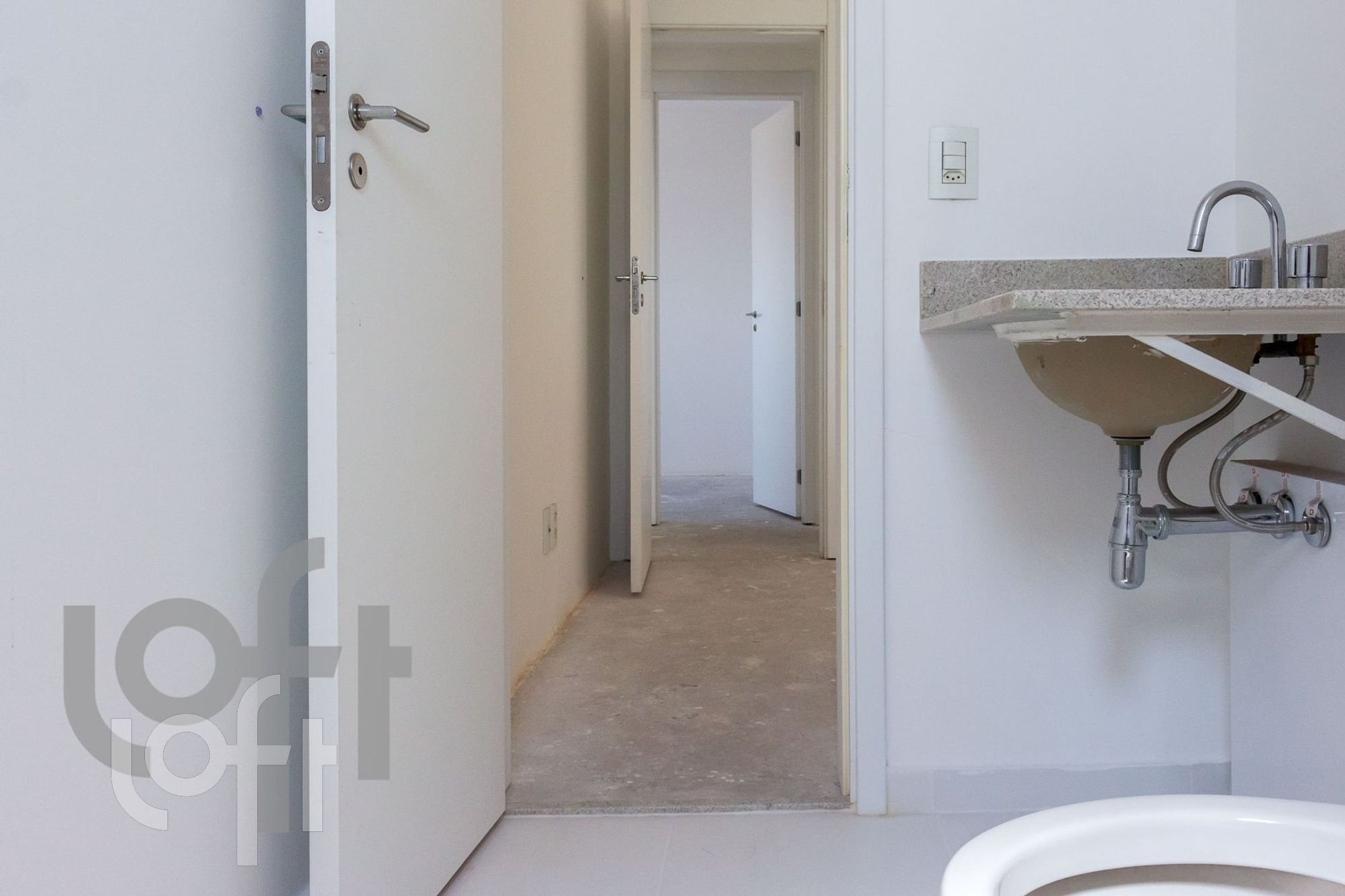 Apartamento à venda com 3 quartos, 137m² - Foto 2