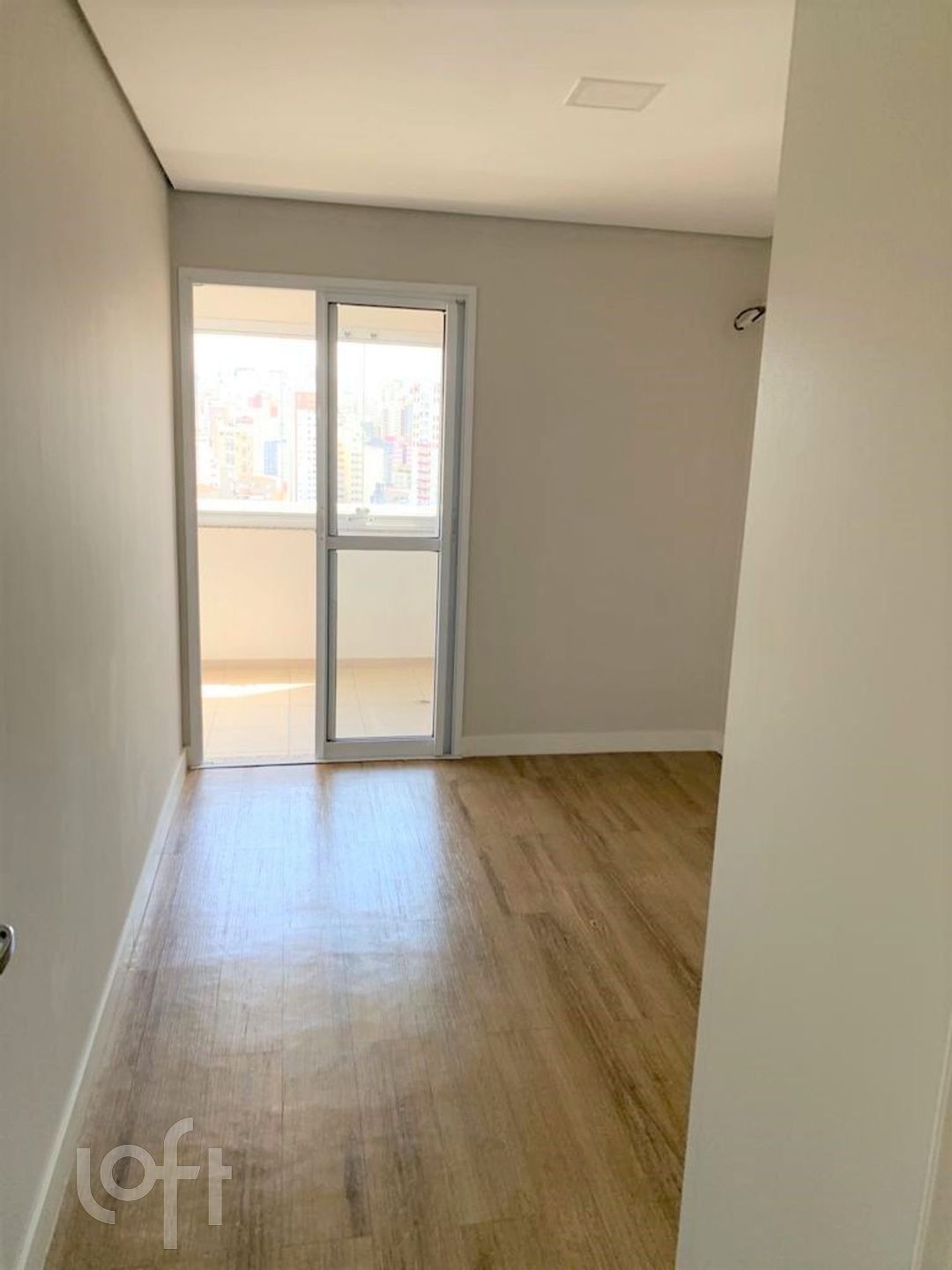 Apartamento à venda com 2 quartos, 79m² - Foto 3