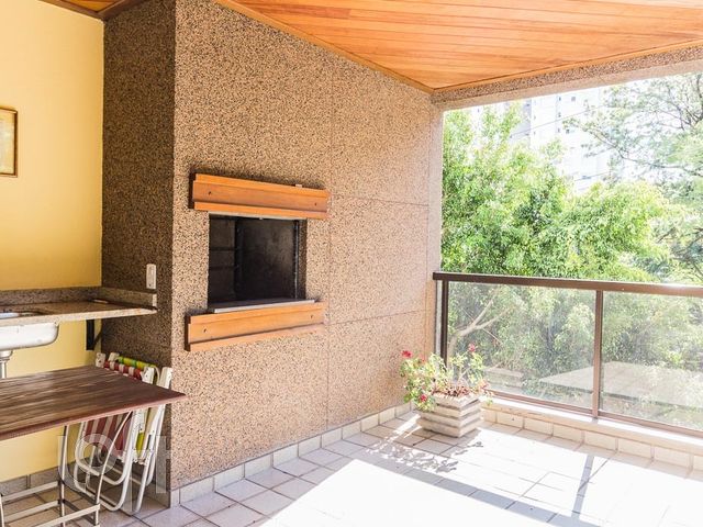 Apartamento com 120m², 3 dormitórios, 1 suíte, 2 vagas, Bela Vista em Porto Alegre