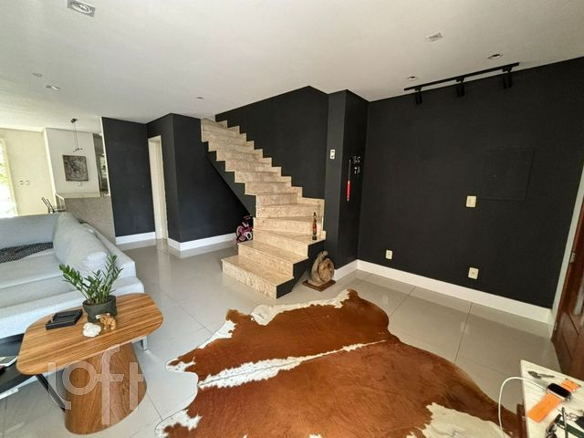 Casa com 226m², 4 dormitórios, 1 suíte, 4 vagas, Menino Deus em Porto Alegre