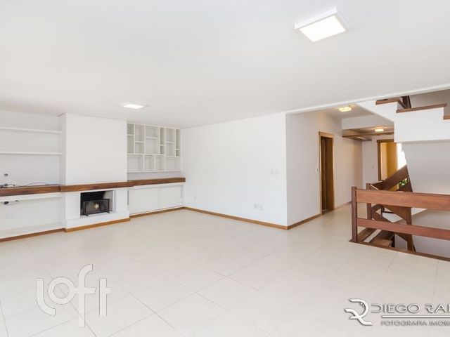 Casa em Condomínio com 436m², 3 dormitórios, 3 suítes, 4 vagas, Três Figueiras em Porto Alegre