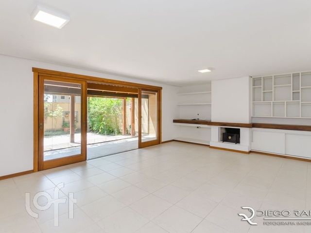 Casa em Condomínio com 436m², 3 dormitórios, 3 suítes, 4 vagas, Três Figueiras em Porto Alegre