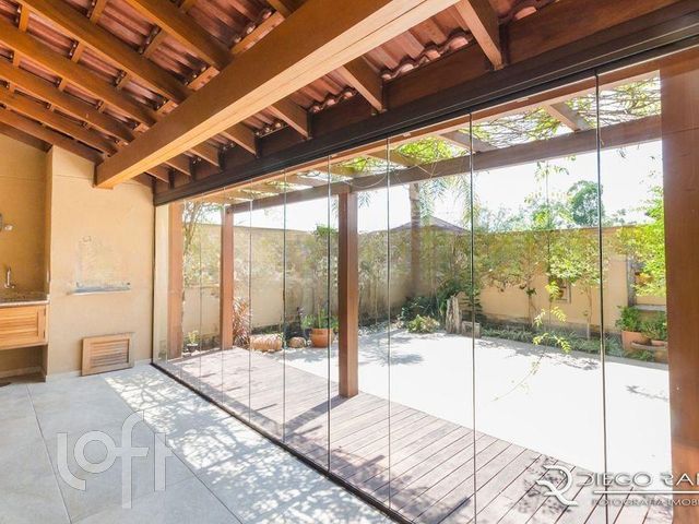 Casa em Condomínio com 436m², 3 dormitórios, 3 suítes, 4 vagas, Três Figueiras em Porto Alegre